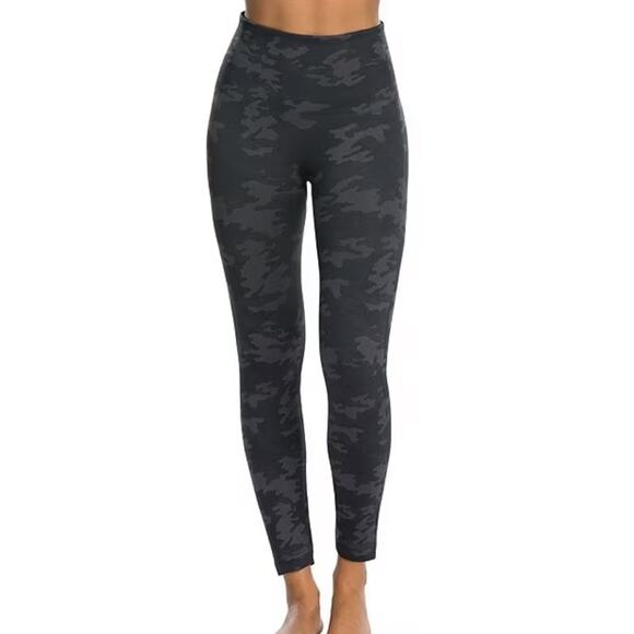Spanx Seamless Green Camo Leggings SZ S - Picture 1 of 11